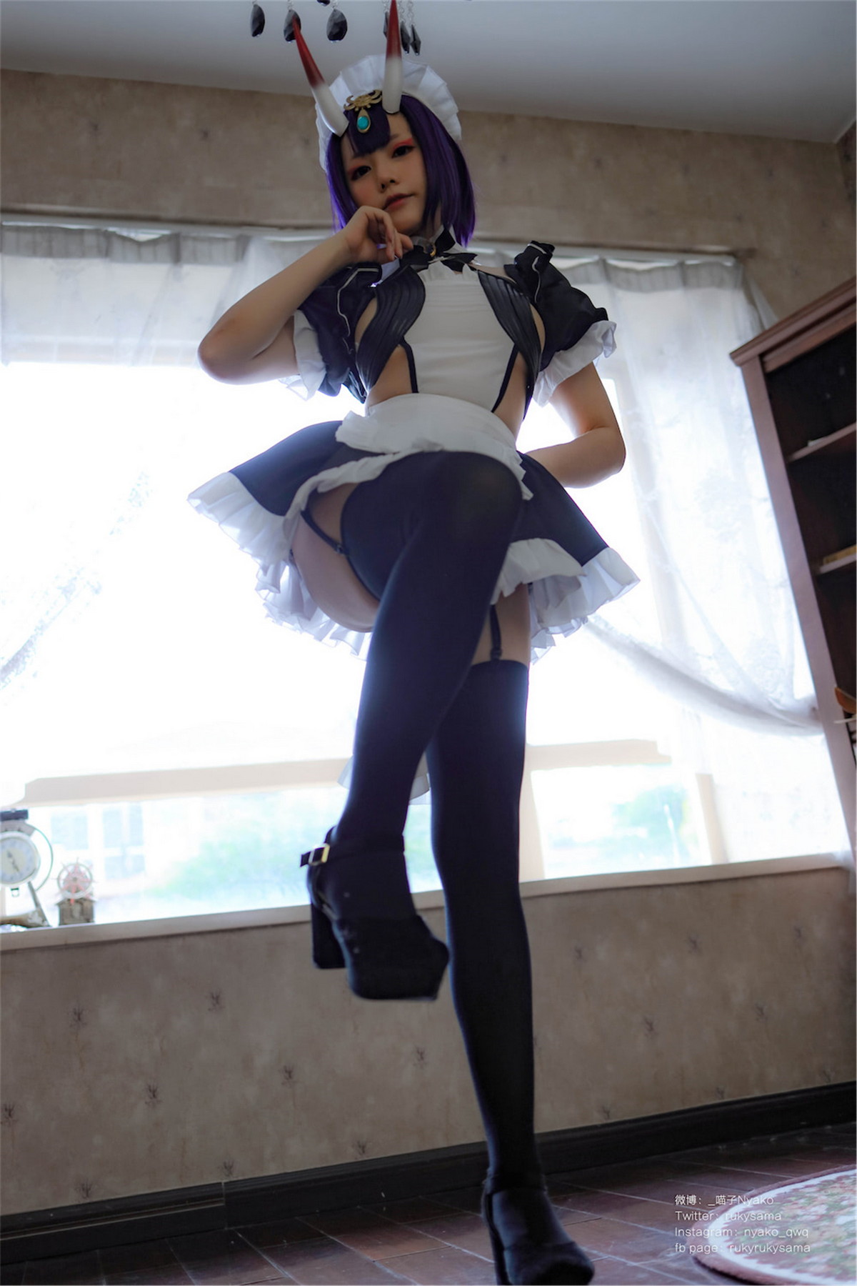 xgyw.top_网络美女Nyako喵子酒吞童子女仆主题私房性感女仆裙配黑丝吊袜秀翘臀诱惑写真42P