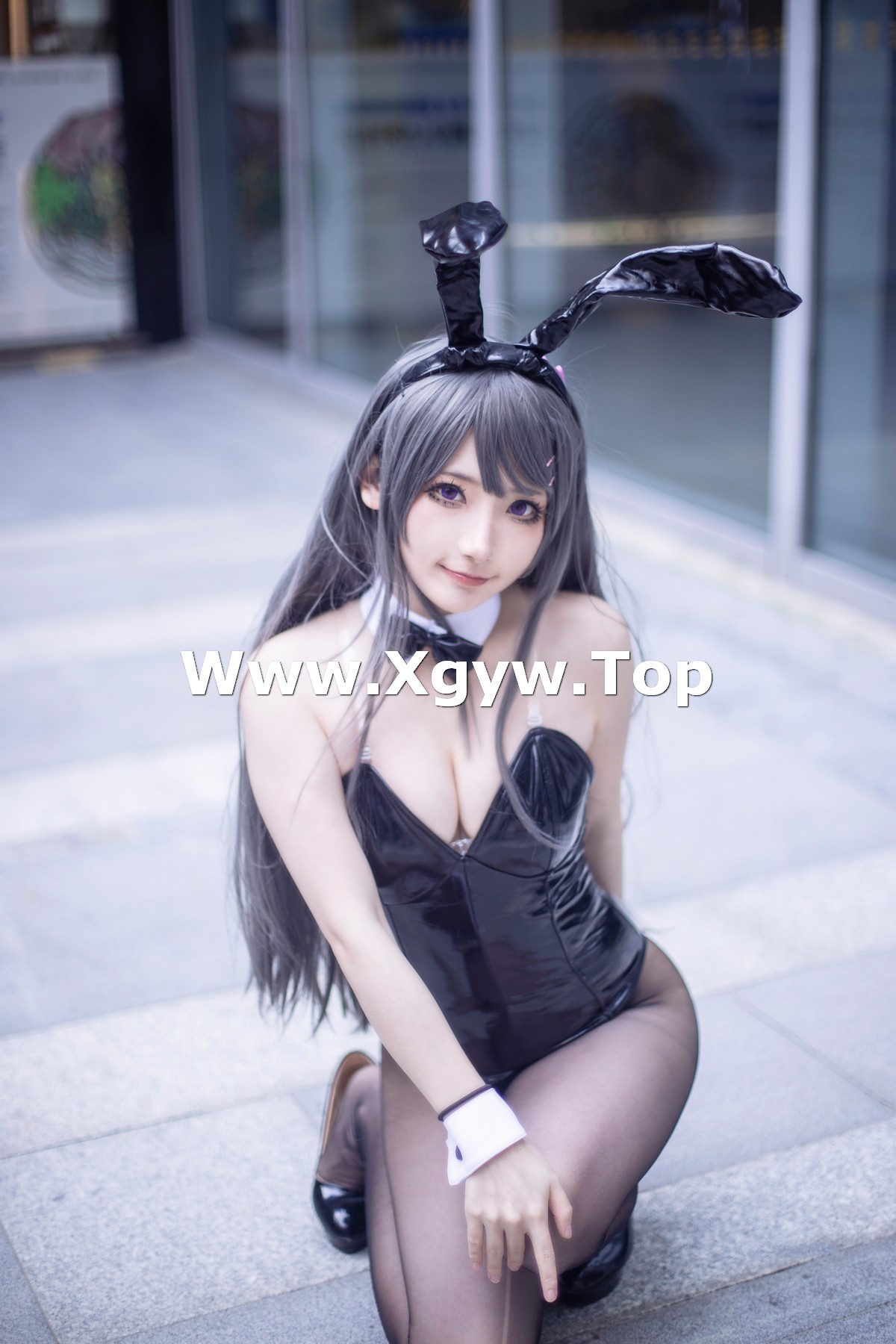 xgyw.top_网络美女是三不是世w麻衣学姐主题性感兔女郎服饰配黑色皮质连体衣诱惑写真60P