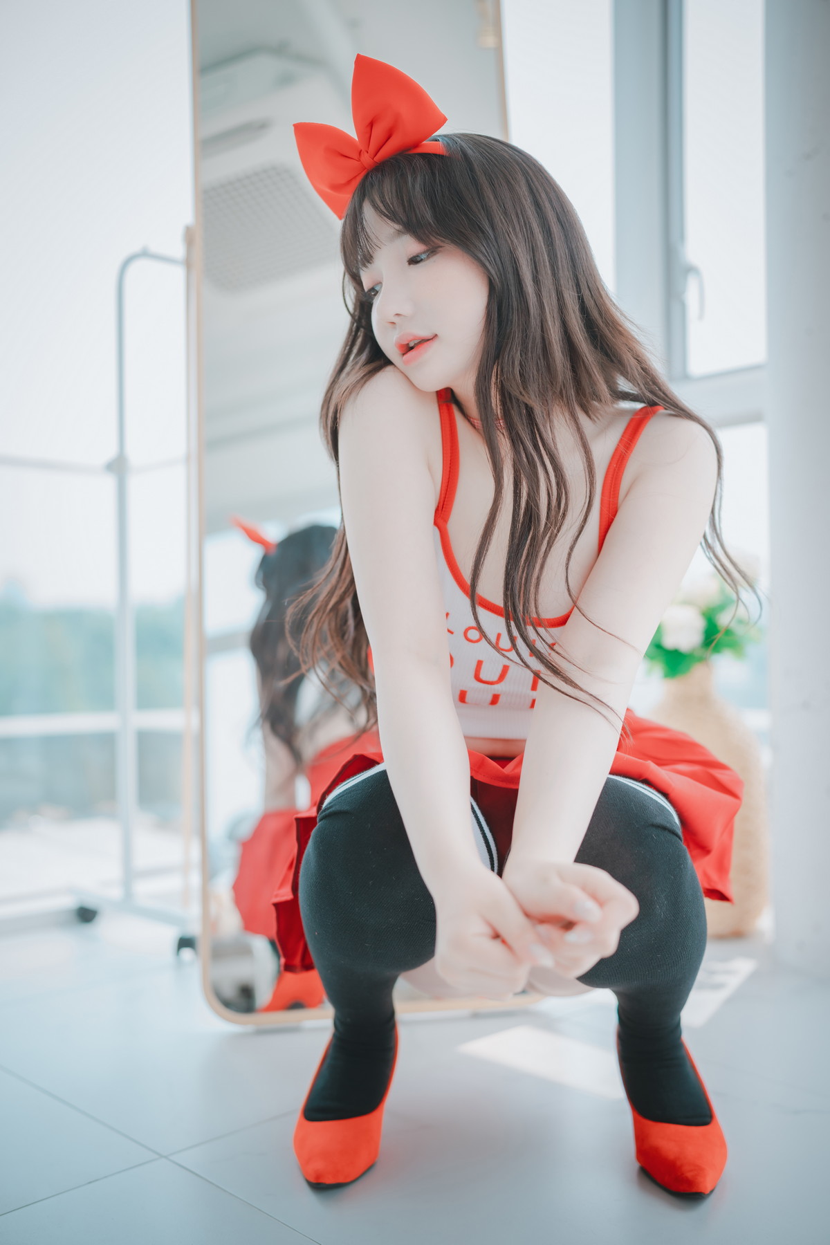 xgyw.top_[DJAWA]No.228_韩国模特Strawberry Girl主题私房性感红色百褶裙半撩露翘臀诱惑写真81P