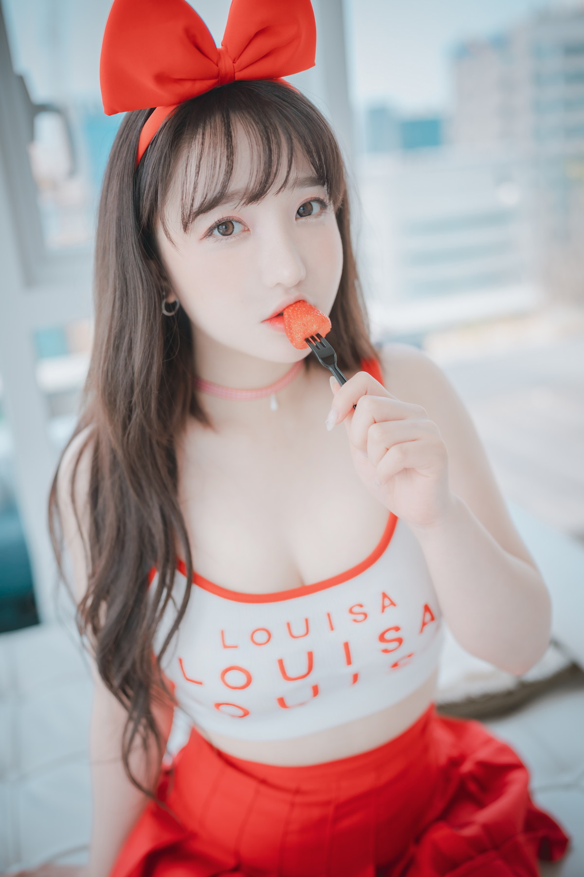 xgyw.top_[DJAWA]No.228_韩国模特Strawberry Girl主题私房性感红色百褶裙半撩露翘臀诱惑写真81P
