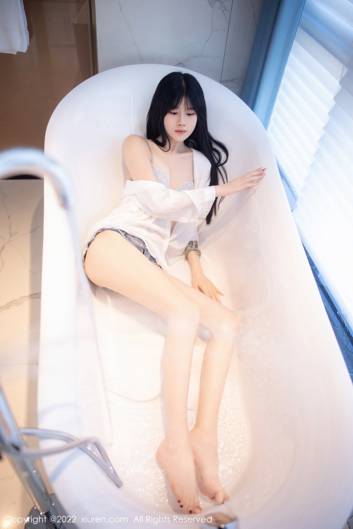 xgyw.top_XiuRen第5909期_模特77qiqi私房浴室脱性感白T露浅蓝色蕾丝内衣迷人诱惑写真85P