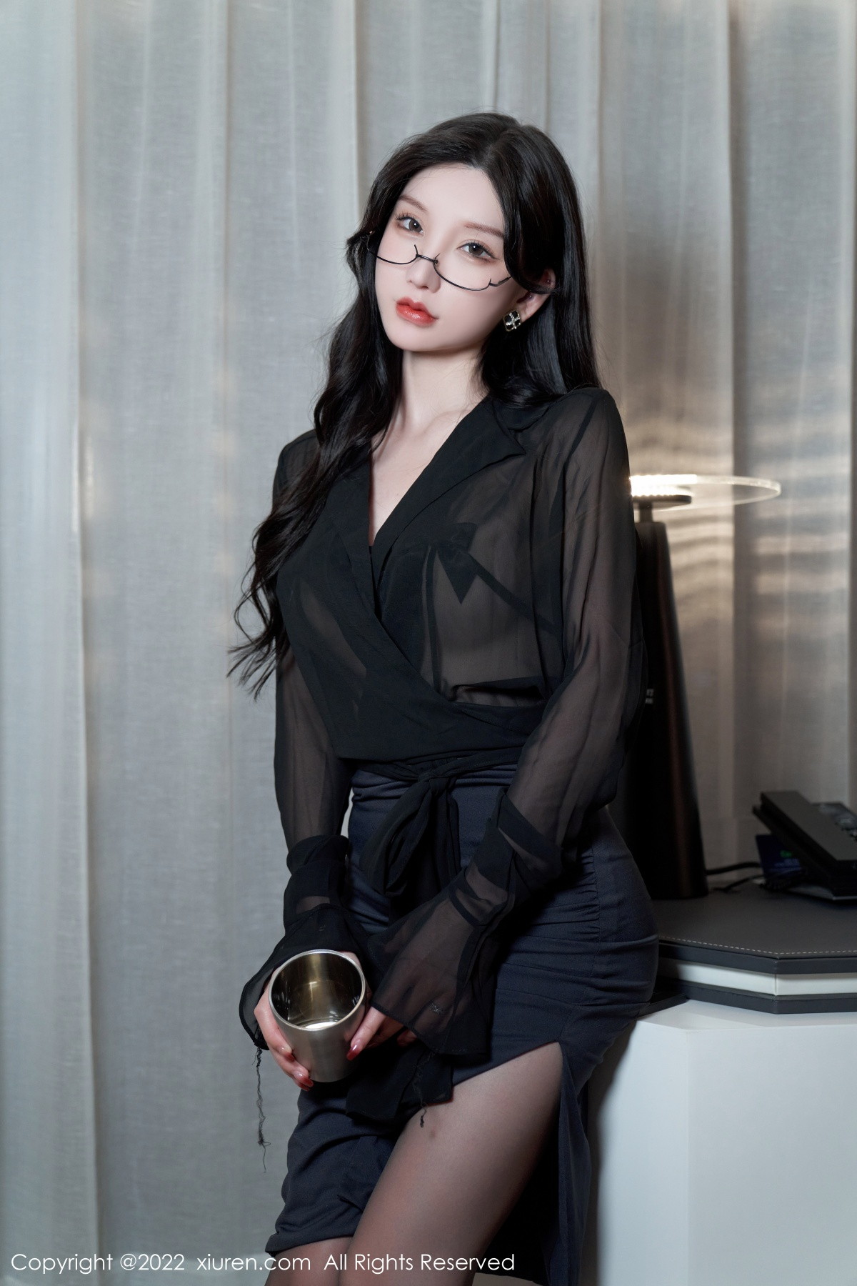 xgyw.top_XiuRen第5914期_女神周于希Sally黑色薄纱衣配超薄黑丝半脱秀火辣身材诱惑写真97P