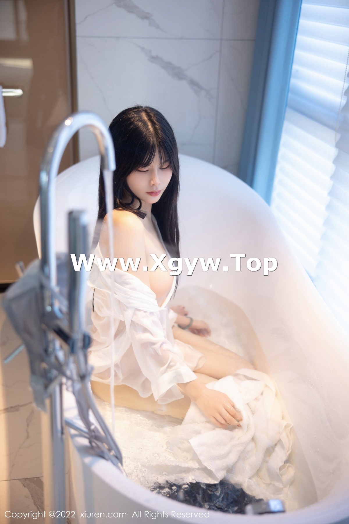 xgyw.top_XiuRen第5909期_模特77qiqi私房浴室脱性感白T露浅蓝色蕾丝内衣迷人诱惑写真85P