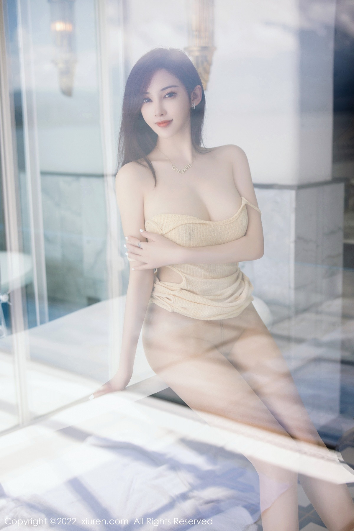 xgyw.top_XiuRen第5912期_女神奶瓶土肥圆大理旅拍黄色吊带短裙秀丰满身材惹火诱惑写真82P