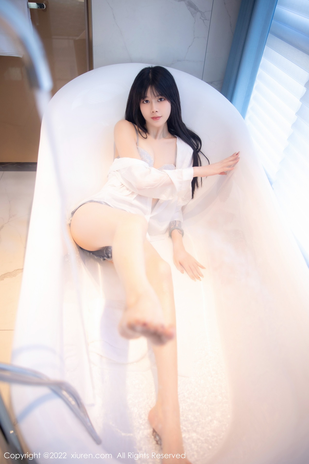 xgyw.top_XiuRen第5909期_模特77qiqi私房浴室脱性感白T露浅蓝色蕾丝内衣迷人诱惑写真85P