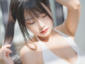 网络青春美女香草喵露露背心牛仔背带裤主题私人半脱露白色蕾丝内衣迷人骚扰写真55P