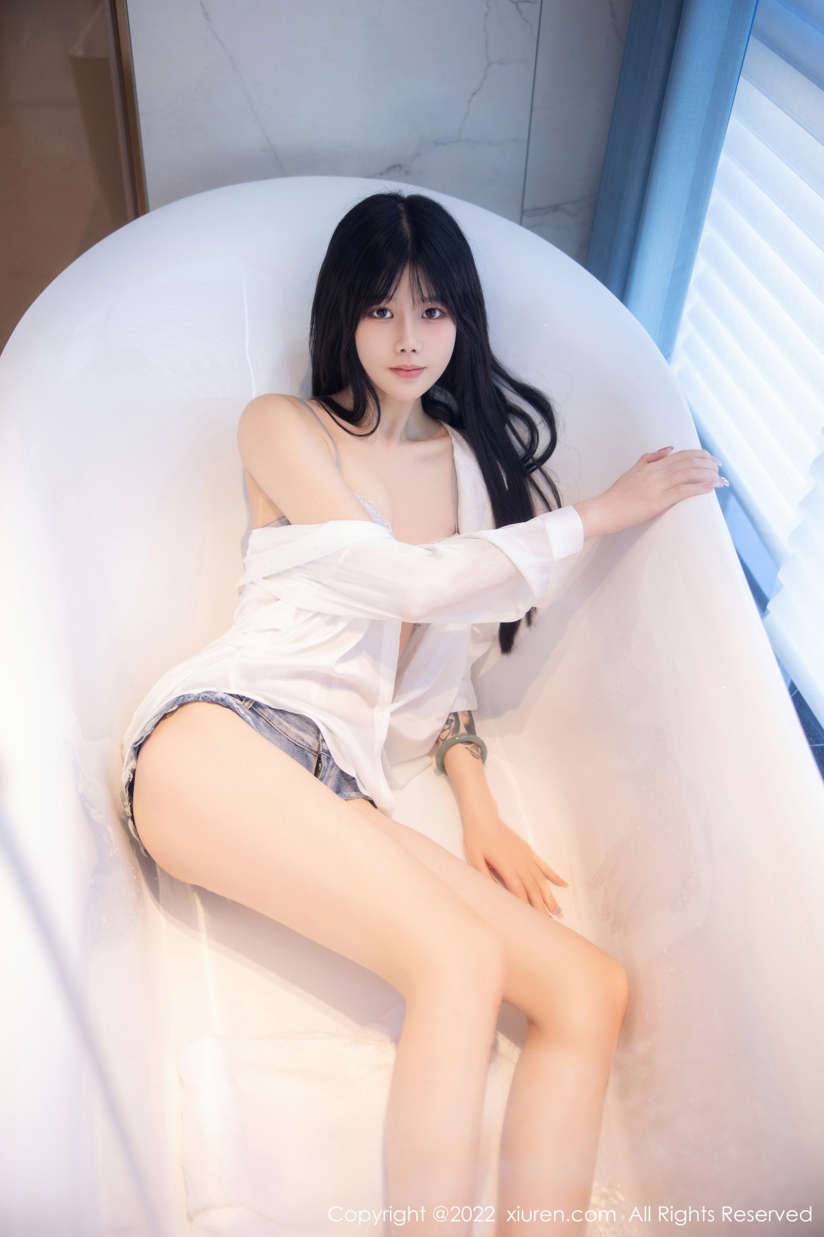 xgyw.top_XiuRen第5909期_模特77qiqi私房浴室脱性感白T露浅蓝色蕾丝内衣迷人诱惑写真85P