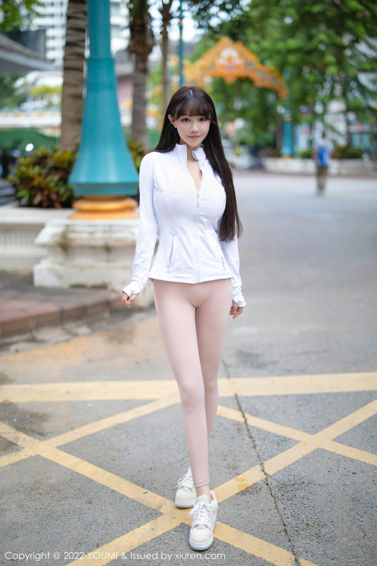 xgyw.top_[YouMi尤蜜荟]Vol.869_女神朱可儿Flora户外性感粉色服饰紧身秀丰满身材撩人诱惑写真110P