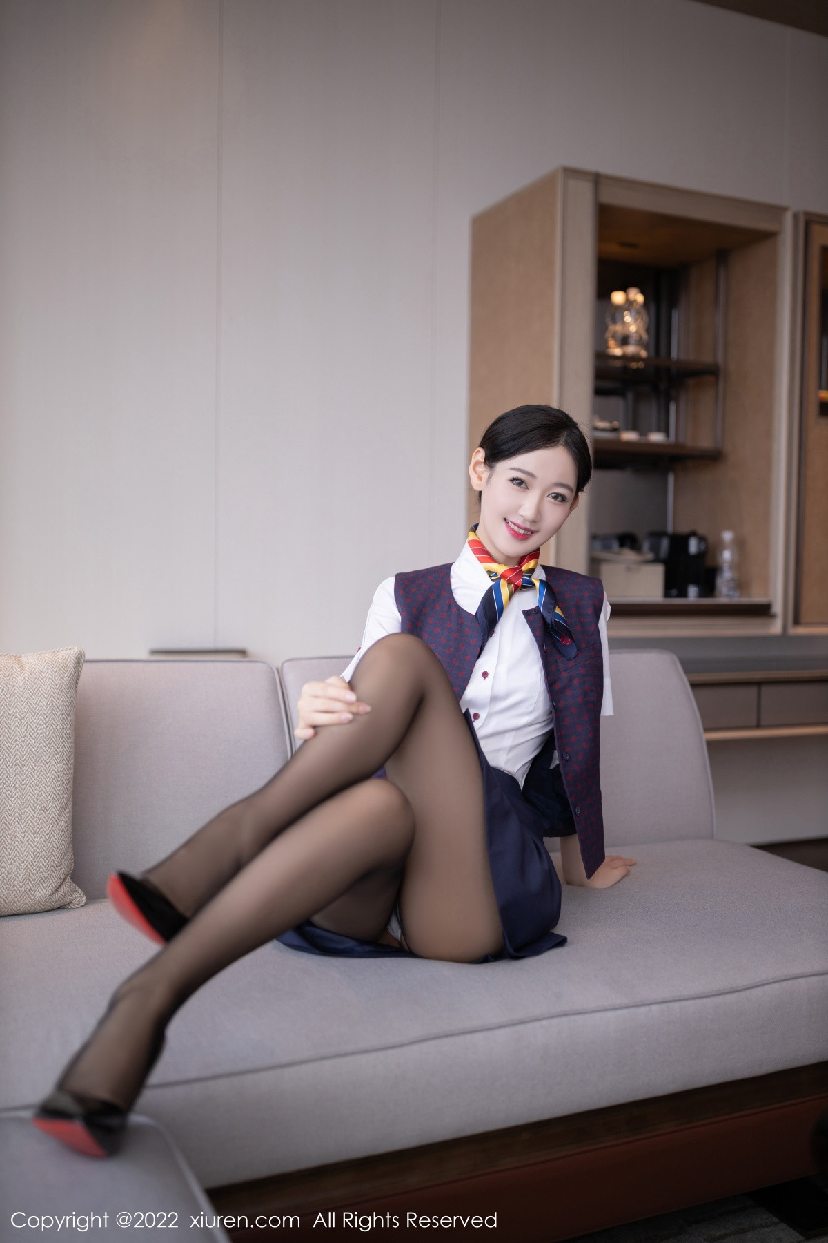 xgyw.top_XiuRen第5922期_模特唐安琪北京旅拍国航空姐角色半脱制服露蕾丝内衣诱惑写真79P