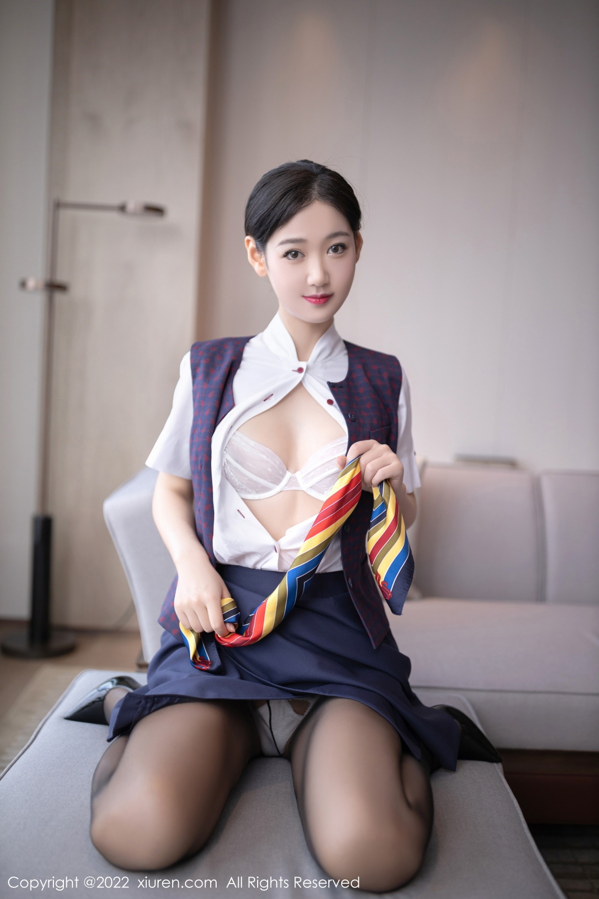 xgyw.top_XiuRen第5922期_模特唐安琪北京旅拍国航空姐角色半脱制服露蕾丝内衣诱惑写真79P