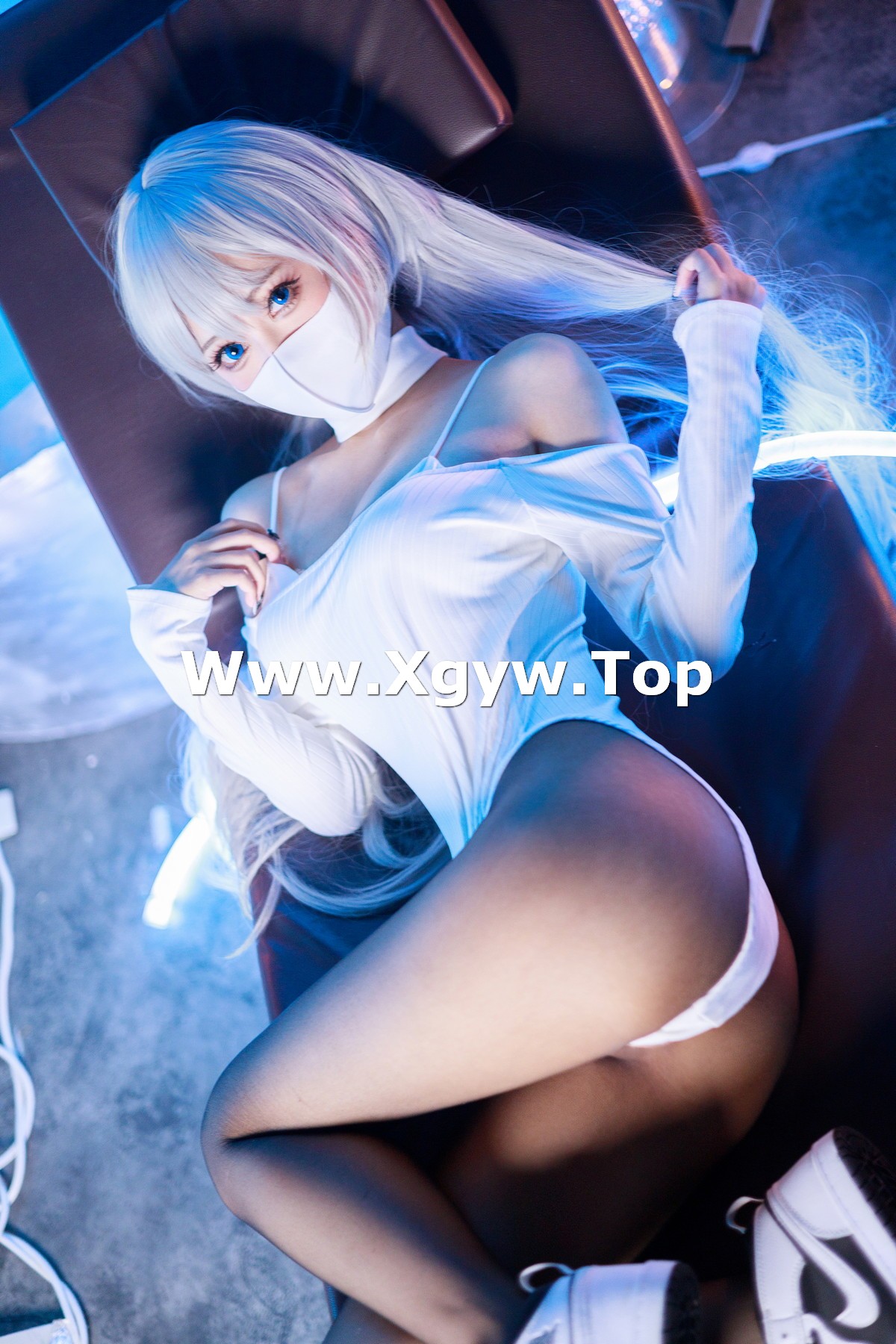 xgyw.top_Coser美女仙女月Ivy主题私房性感白色连体衣配超薄黑丝秀完美身材诱惑写真48P