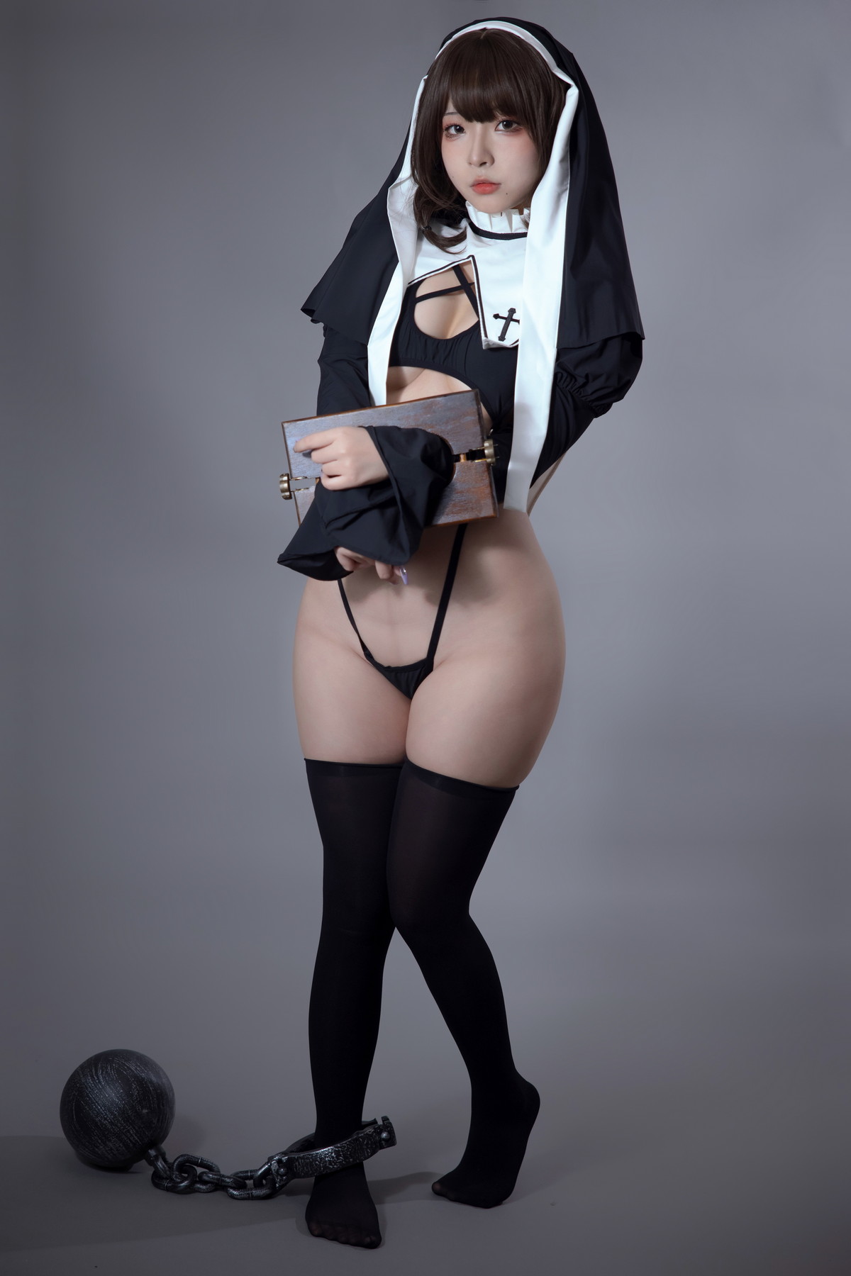 xgyw.top_网络美女yuuhui玉汇罪罚修女主题性感情趣修女服饰露黑色丁字裤秀翘臀诱惑写真95P