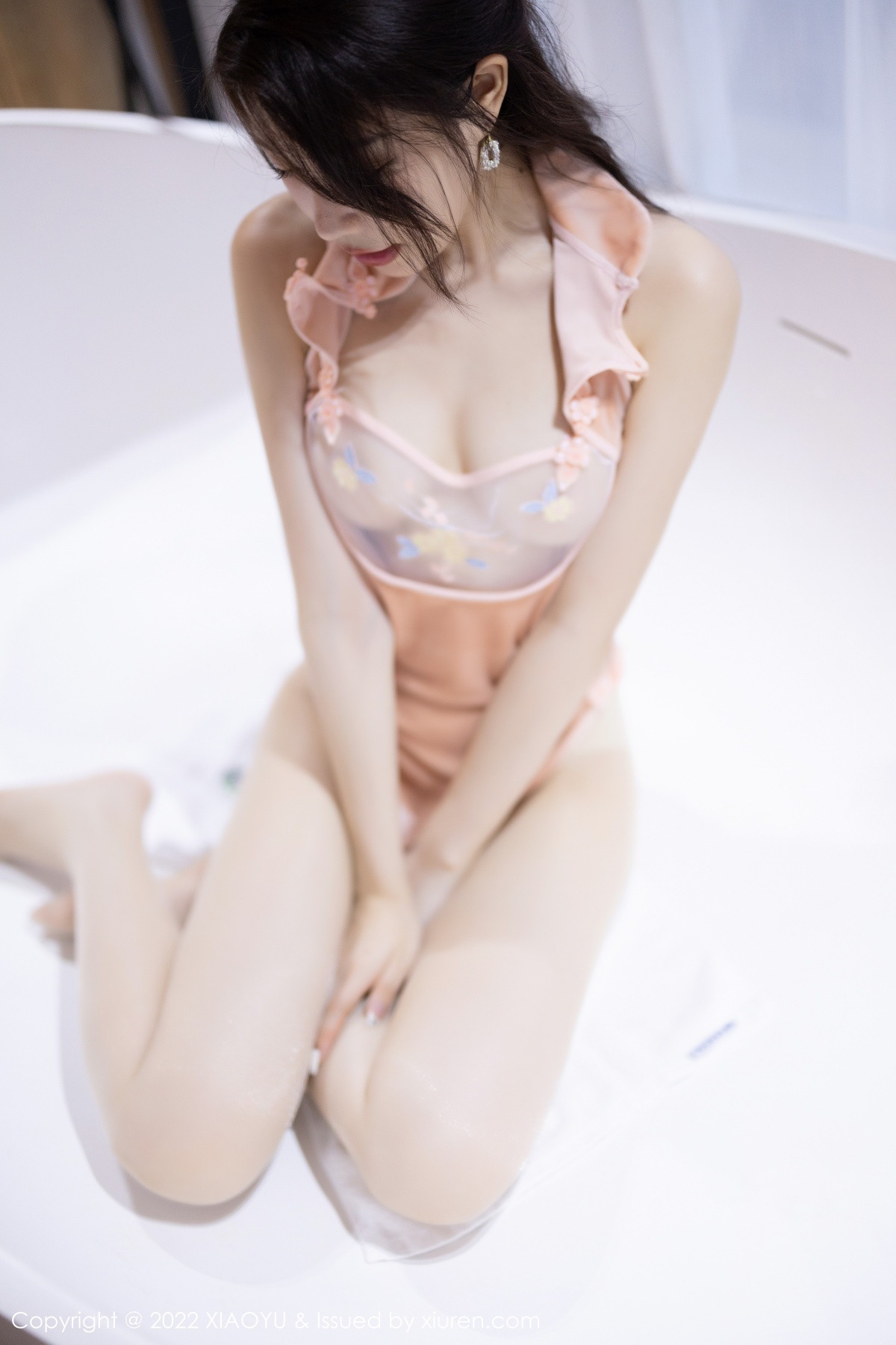 xgyw.top_[XiaoYu画语界]Vol.914_女神徐莉芝Booty浅紫色收身上衣半脱露豹纹内衣惹火诱惑写真82P