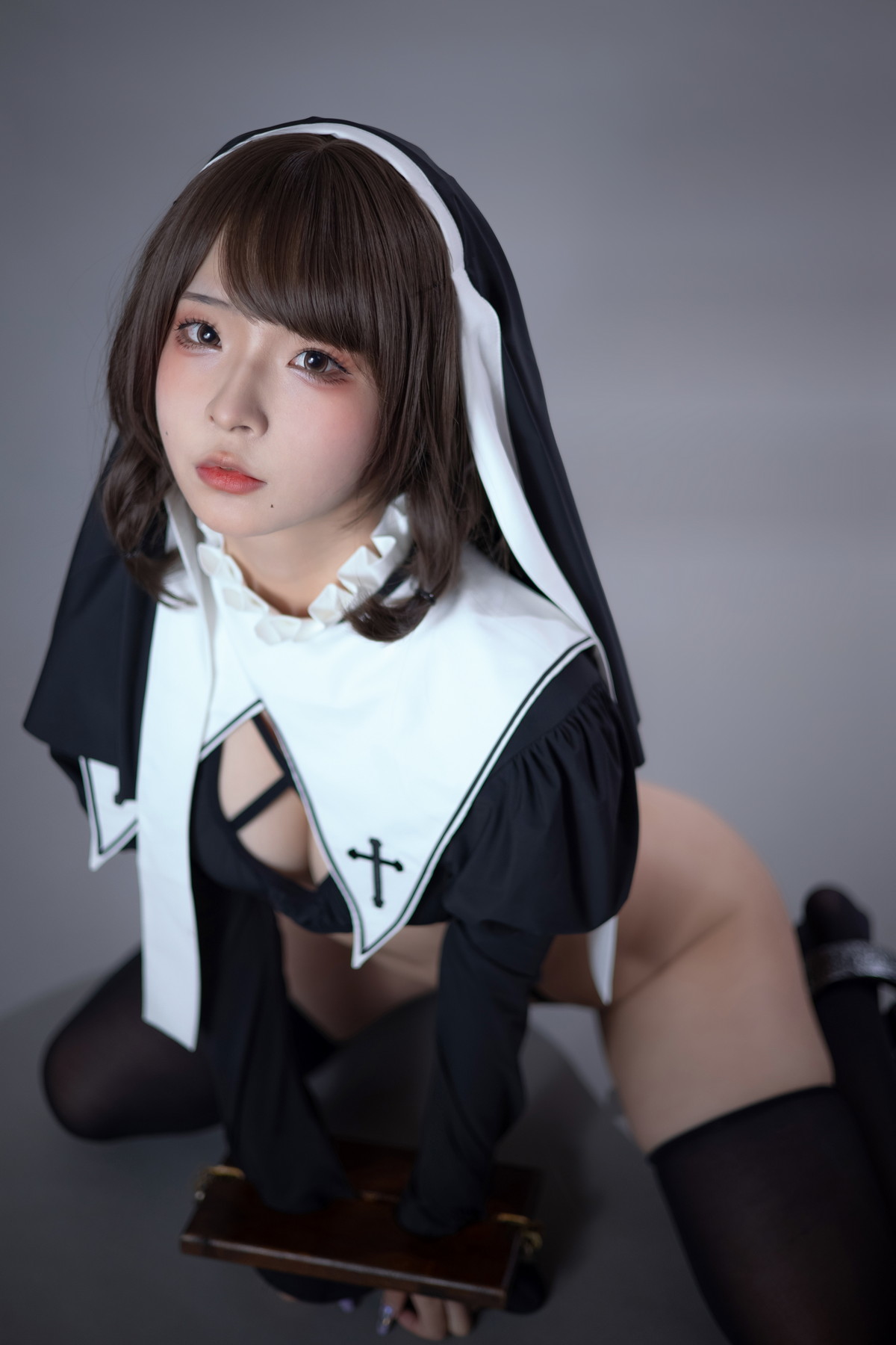 xgyw.top_网络美女yuuhui玉汇罪罚修女主题性感情趣修女服饰露黑色丁字裤秀翘臀诱惑写真95P