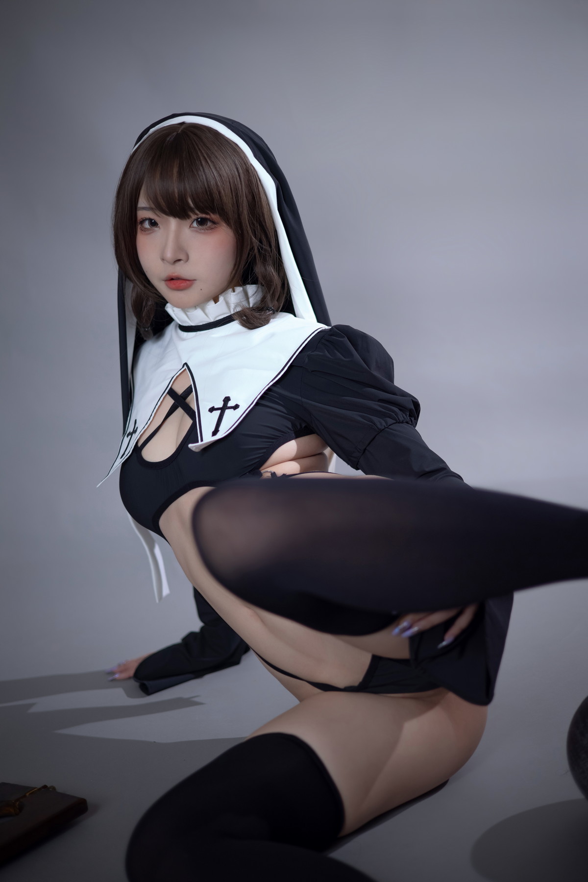 xgyw.top_网络美女yuuhui玉汇罪罚修女主题性感情趣修女服饰露黑色丁字裤秀翘臀诱惑写真95P
