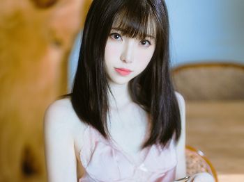 网络青春美女许岚LAN半透粉纱主题私人性感粉色吊带睡裙秀白皙美腿迷人写真40P