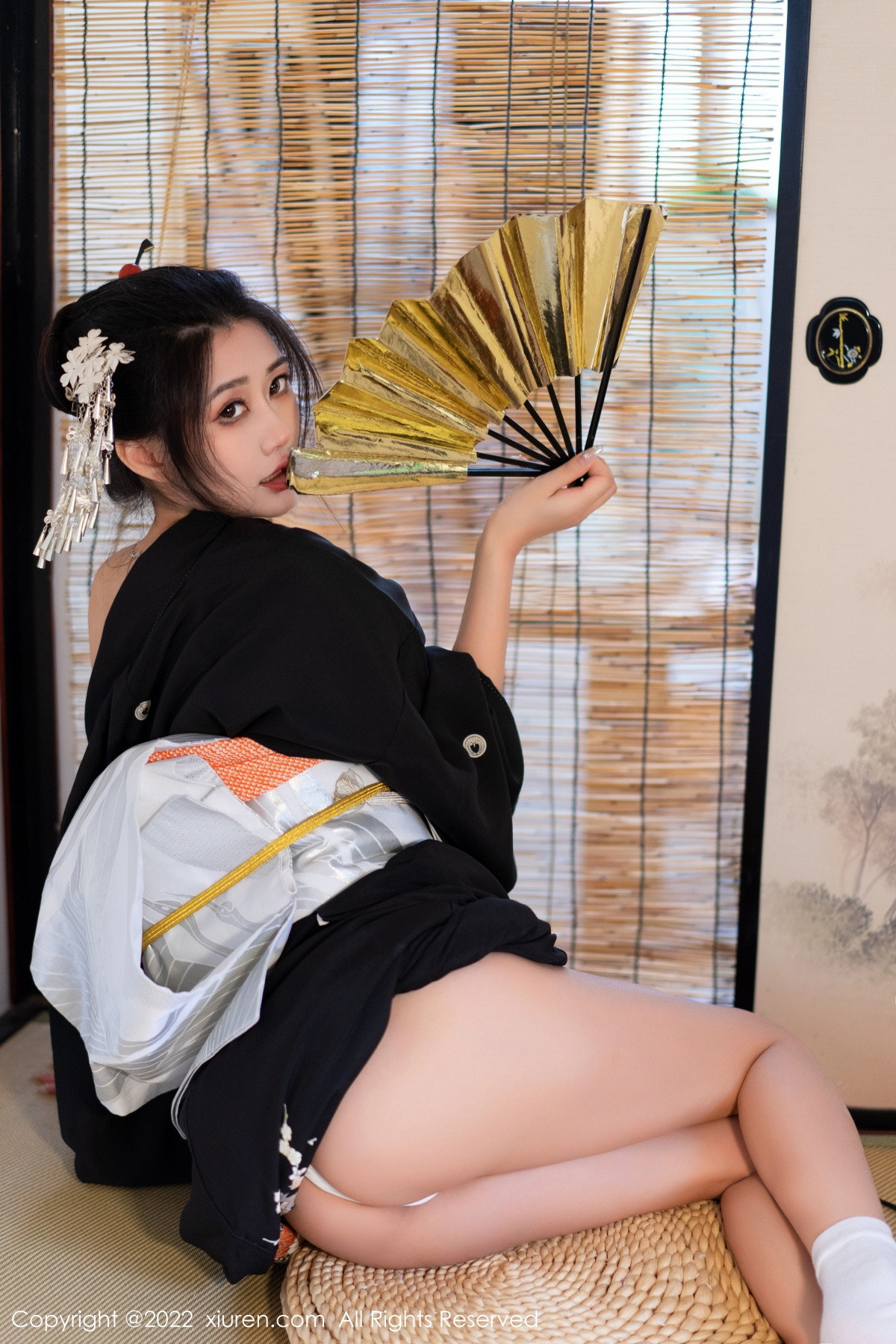 xgyw.top_XiuRen第5932期_模特laura阿姣性感深色日式和服半脱秀柔美身材迷人诱惑写真74P
