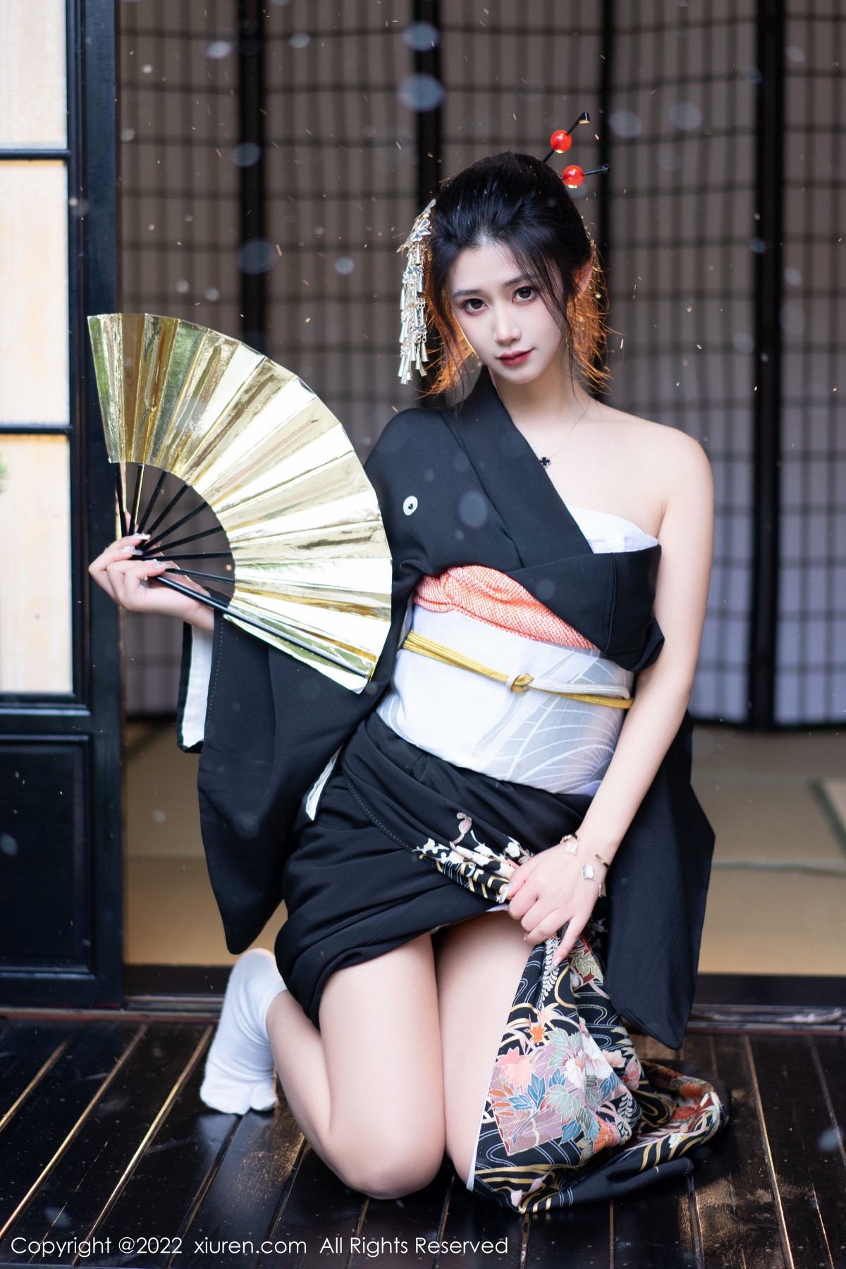 xgyw.top_XiuRen第5932期_模特laura阿姣性感深色日式和服半脱秀柔美身材迷人诱惑写真74P