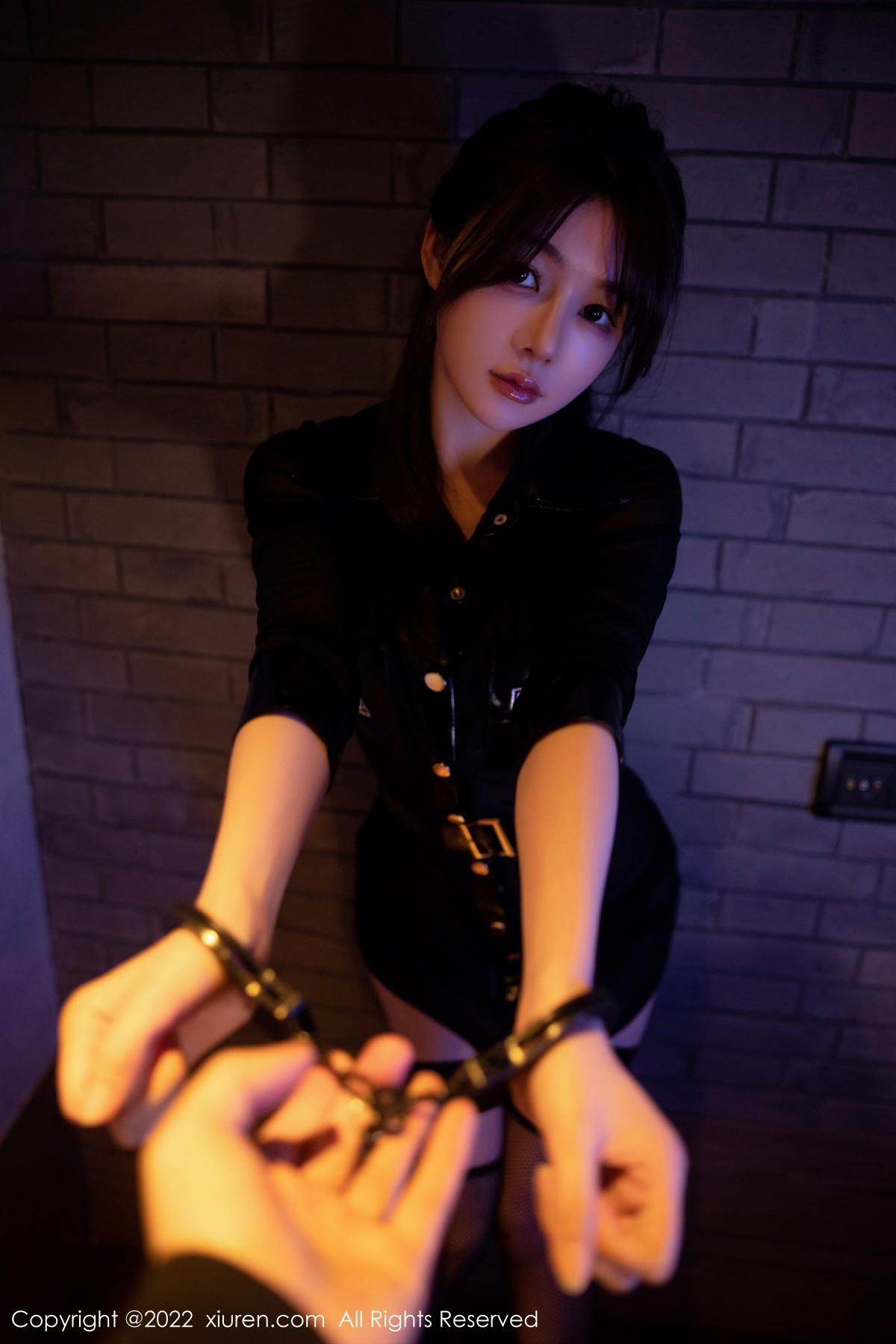 xgyw.top_XiuRen第5931期_模特婠婠么性感黑色情趣制服露豹纹内衣秀绝美身材诱惑写真94P