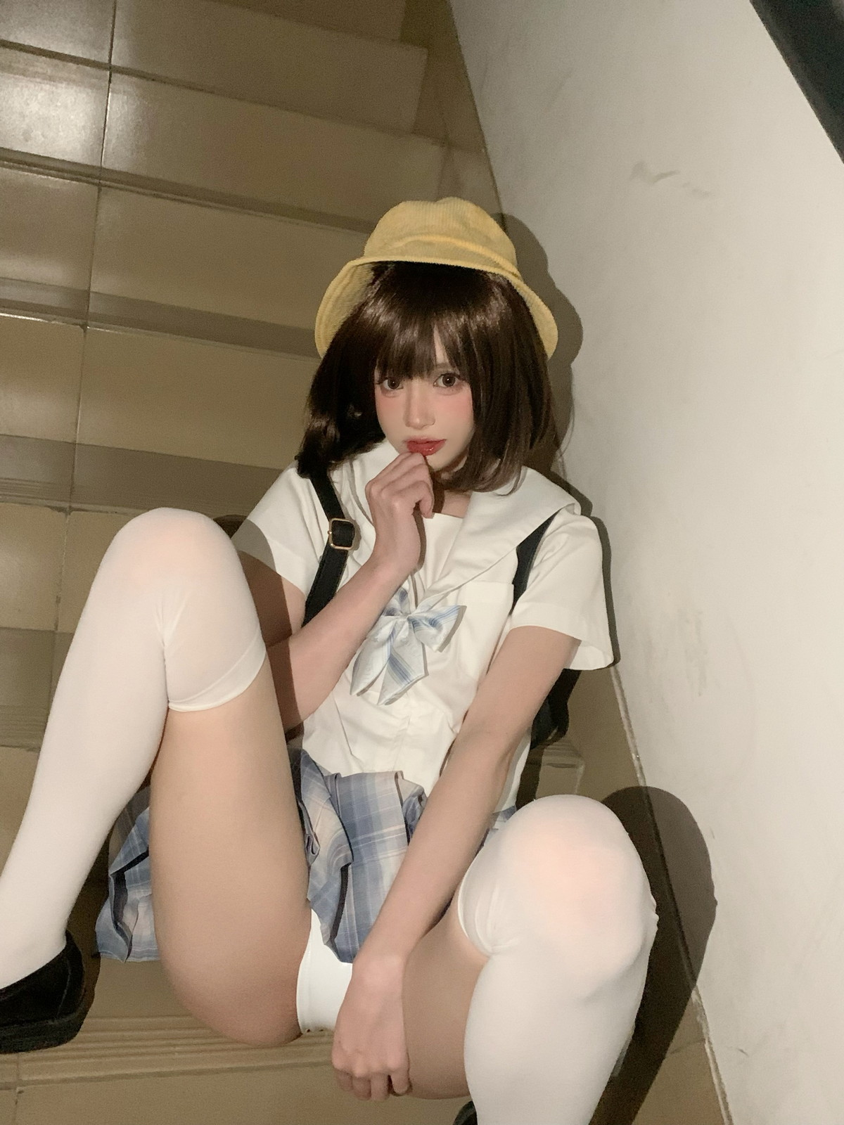 xgyw.top_网络美女西园寺南歌主人的任务主题户外性感JK制服半脱露白色皮质内衣诱惑写真40P