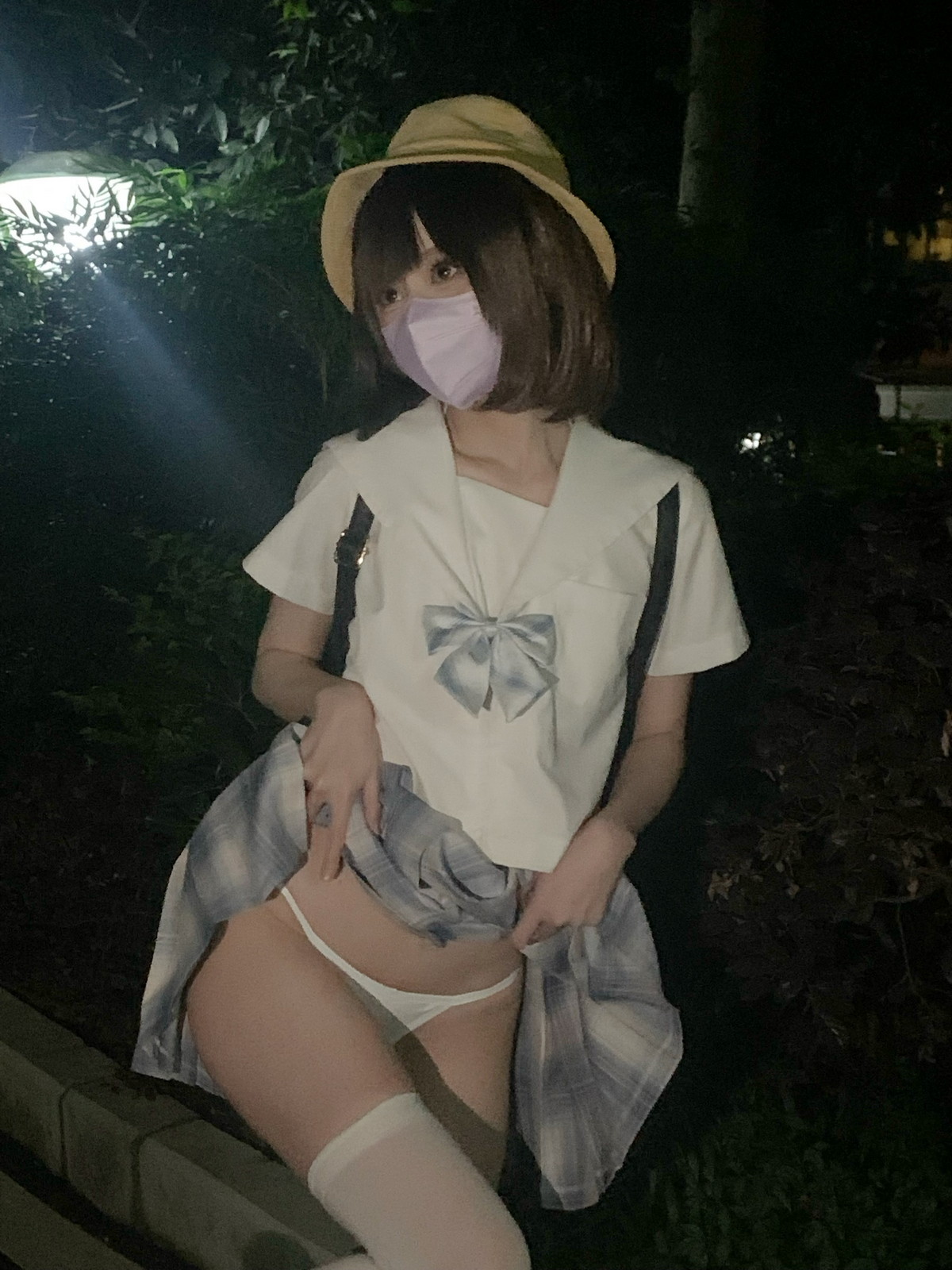 xgyw.top_网络美女西园寺南歌主人的任务主题户外性感JK制服半脱露白色皮质内衣诱惑写真40P