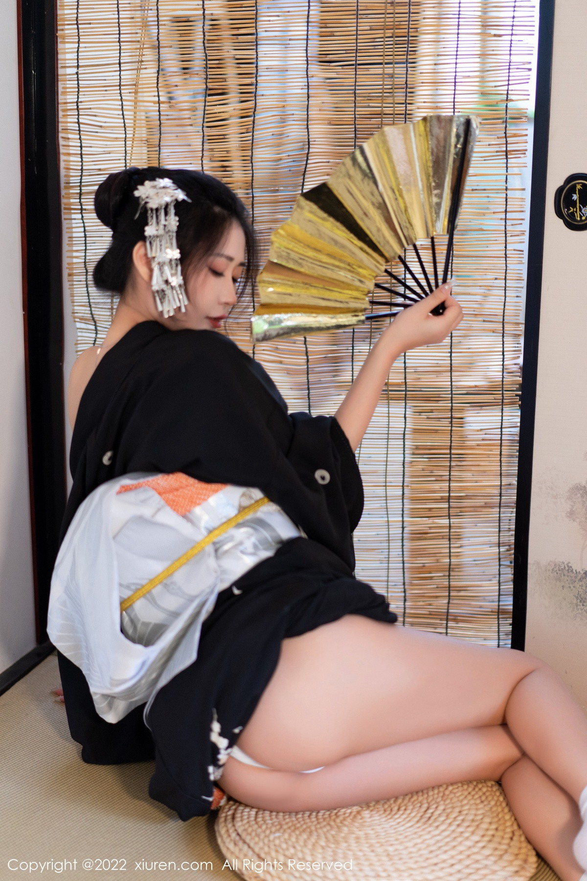 xgyw.top_XiuRen第5932期_模特laura阿姣性感深色日式和服半脱秀柔美身材迷人诱惑写真74P