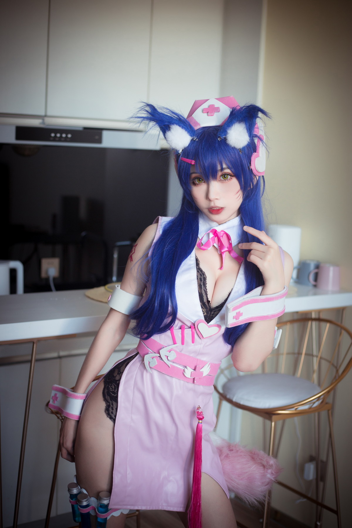 xgyw.top_Coser美女清颜真德秀阿狸护士主题性感粉红护士装半脱露黑色蕾丝内衣诱惑写真30P