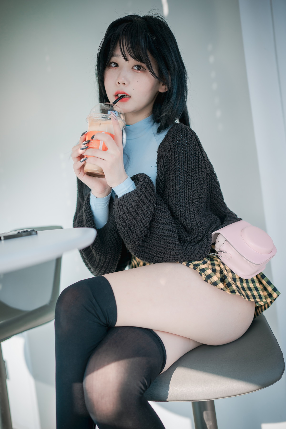 xgyw.top_[DJAWA]No.233_模特Zia_Early Spring Walk in March主题户外半撩制服秀翘臀诱惑写真141P