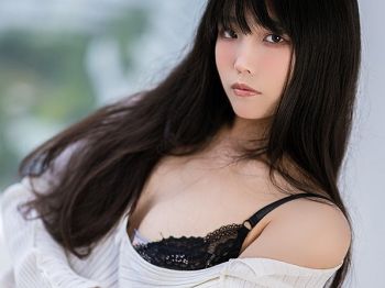 网络青春美女汪知子醉酒主题私人性感白色针织衣半脱露黑色蕾丝内衣撩人骚扰写真36P