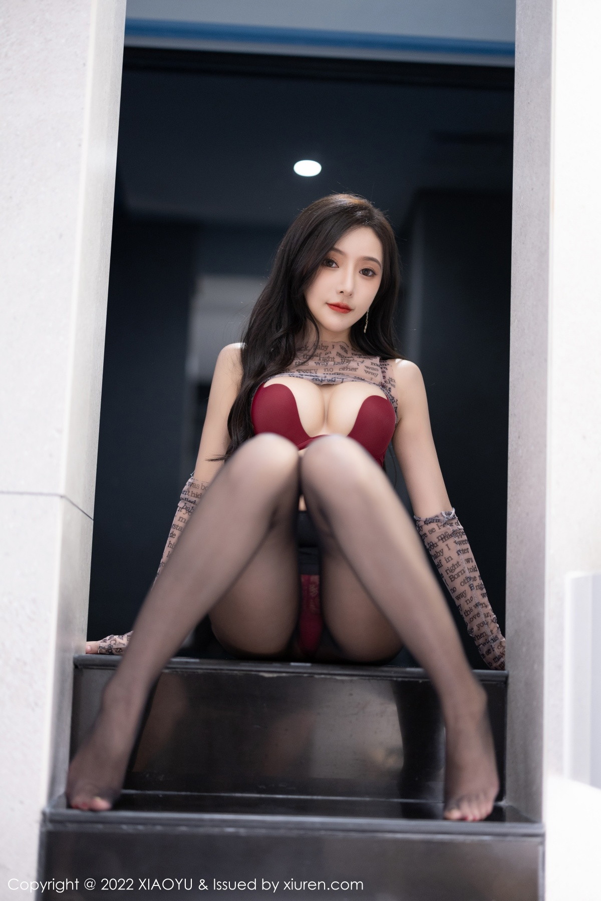 xgyw.top_[XiaoYu画语界]Vol.916_女神王馨瑶yanni半脱露轻透服饰配超薄黑丝秀惹火身材诱惑写真93P