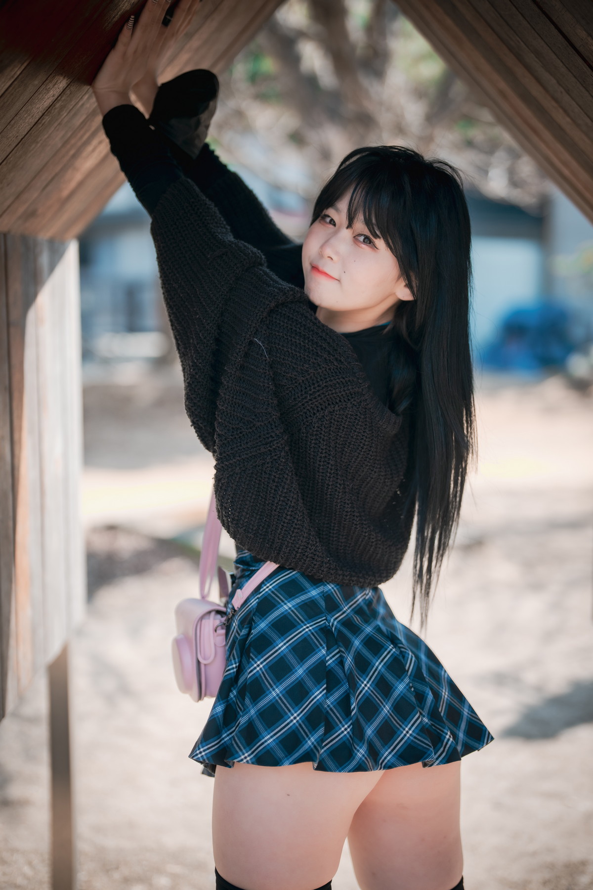 xgyw.top_[DJAWA]No.233_模特Zia_Early Spring Walk in March主题户外半撩制服秀翘臀诱惑写真141P