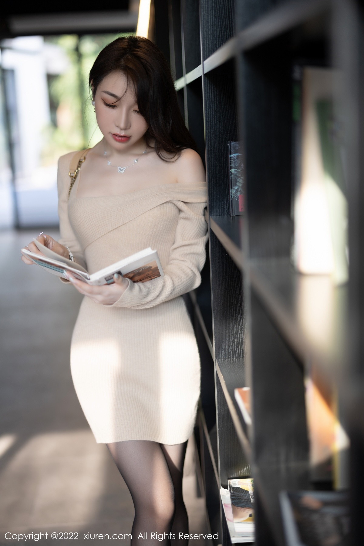 xgyw.top_XiuRen第5945_女神徐莉芝Booty脱米色连衣裙露蕾丝内衣配超薄黑丝魅惑写真83P