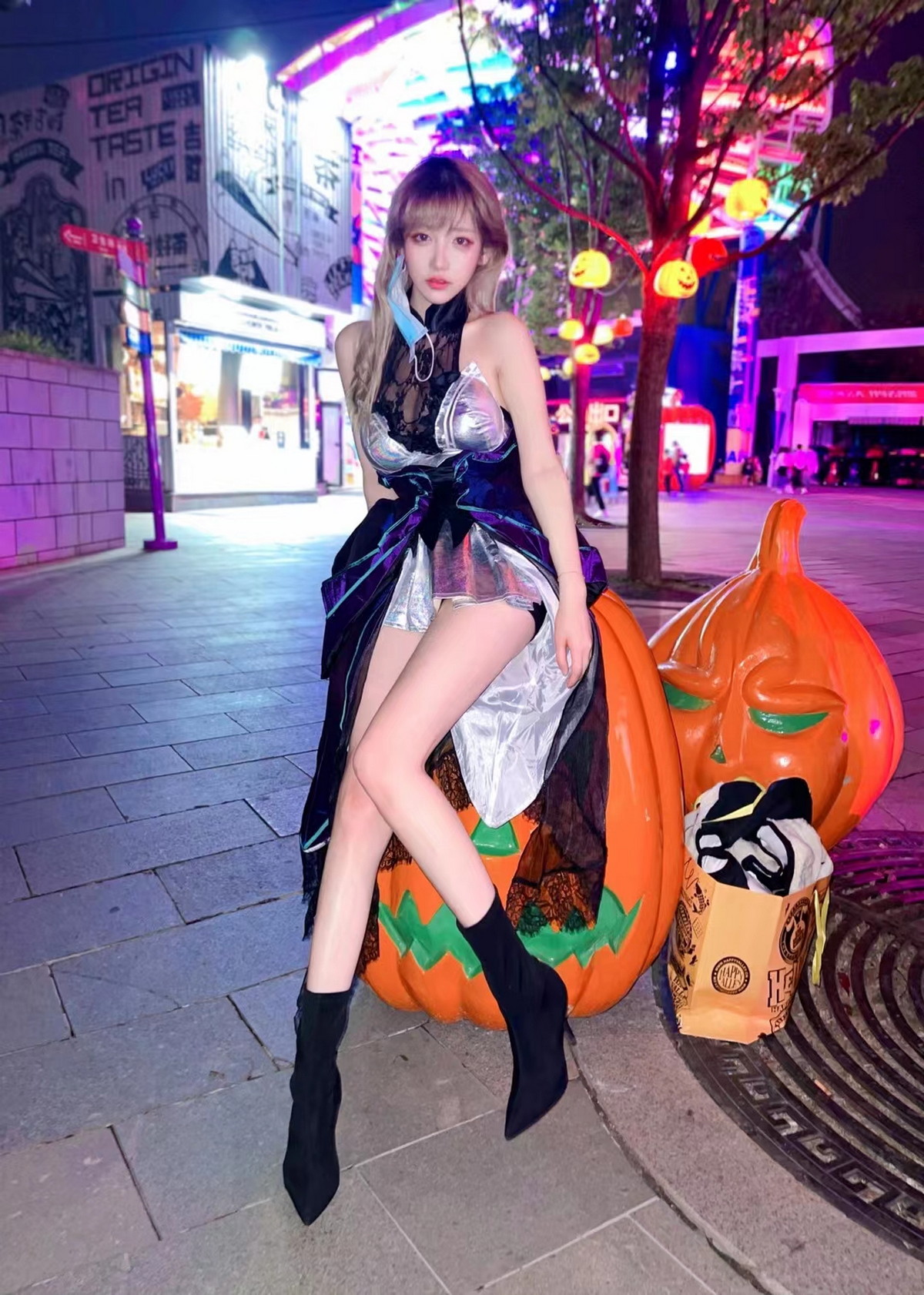 xgyw.top_人气Coser啾小妍日常系列精选主题多套性感服饰秀完美身材靓丽迷人写真233P