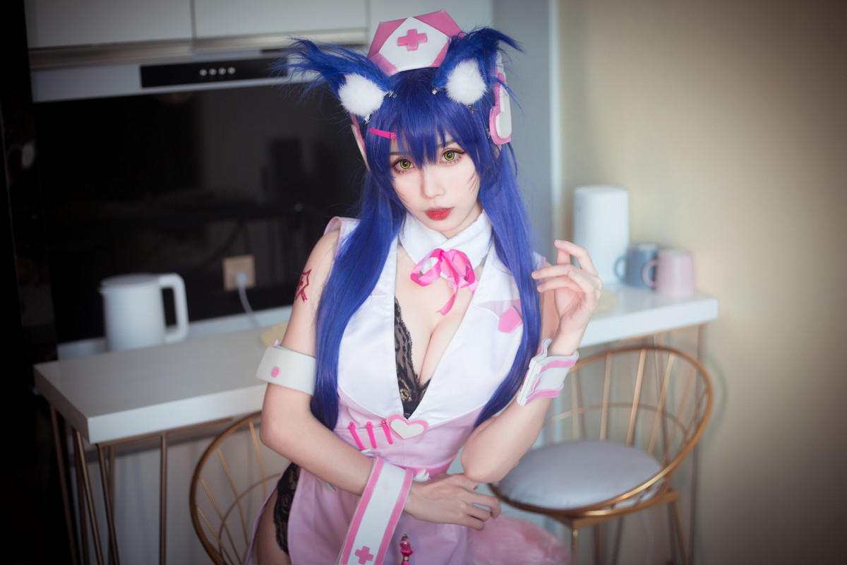 xgyw.top_Coser美女清颜真德秀阿狸护士主题性感粉红护士装半脱露黑色蕾丝内衣诱惑写真30P