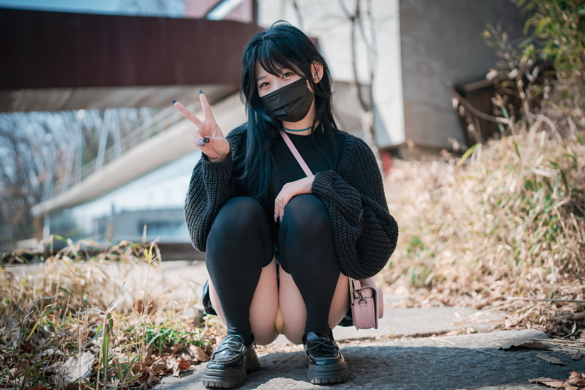 xgyw.top_[DJAWA]No.233_模特Zia_Early Spring Walk in March主题户外半撩制服秀翘臀诱惑写真141P