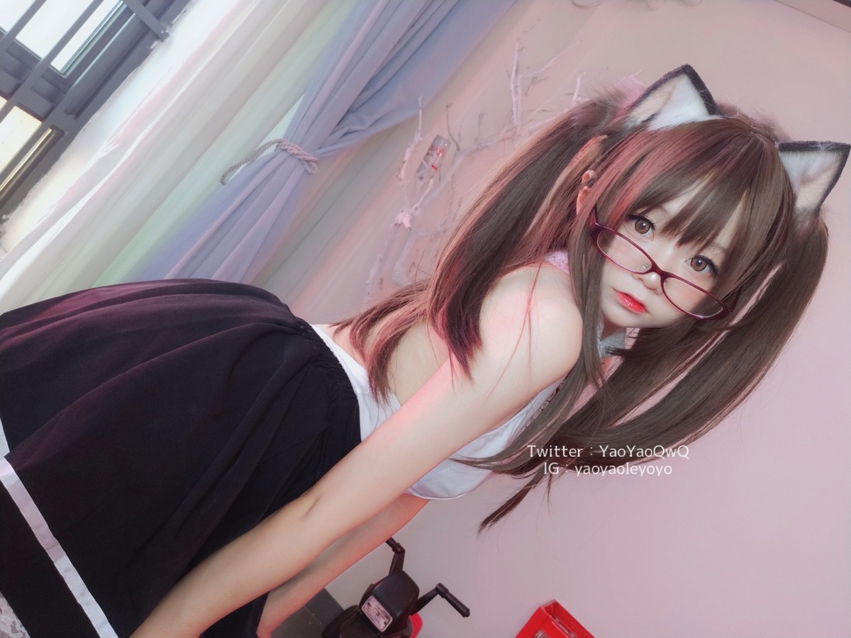 xgyw.top_网络美女软妹摇摇乐黑色紧身衣主题性感黑色短裙下超薄黑丝秀翘臀美腿诱惑写真100P