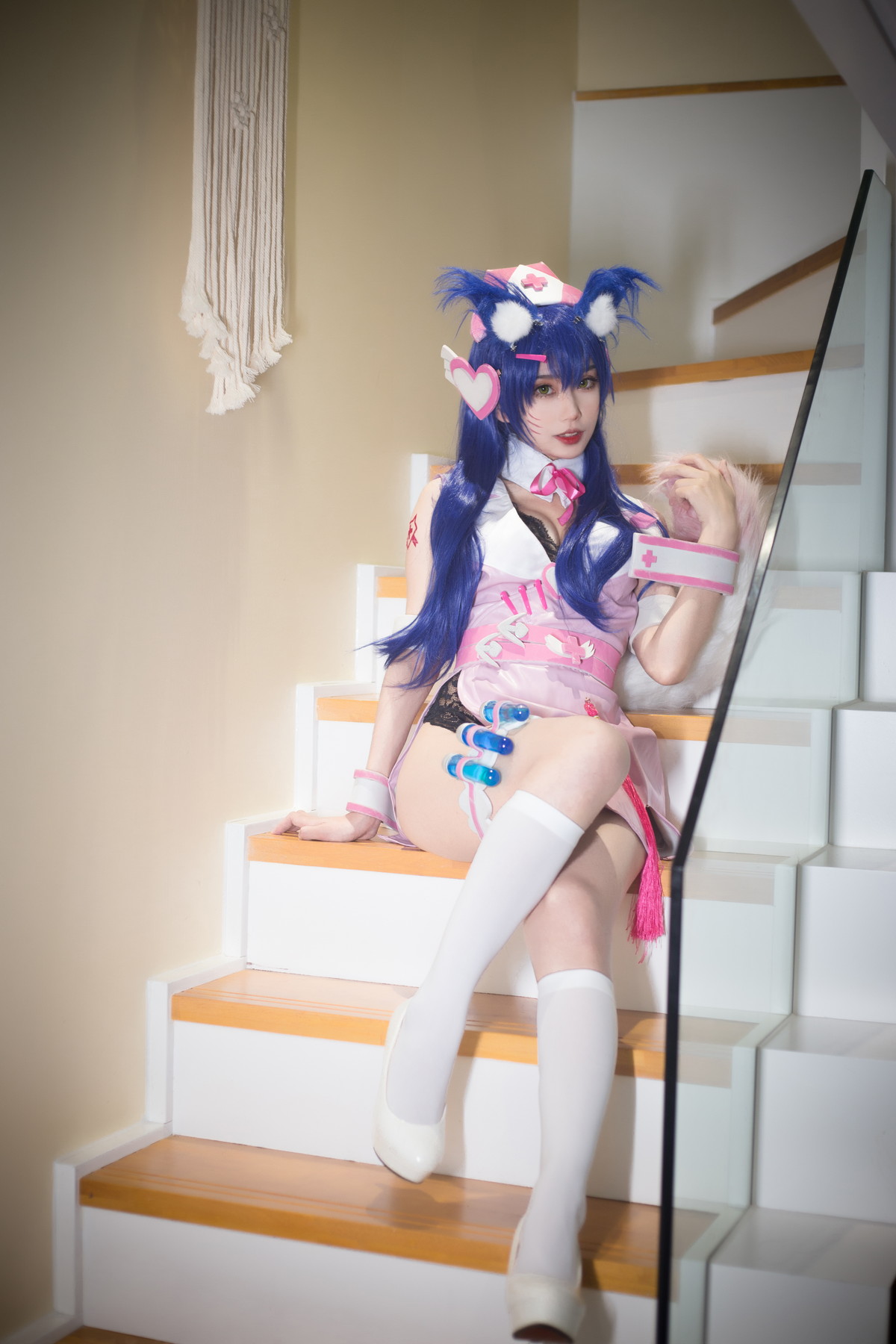 xgyw.top_Coser美女清颜真德秀阿狸护士主题性感粉红护士装半脱露黑色蕾丝内衣诱惑写真30P