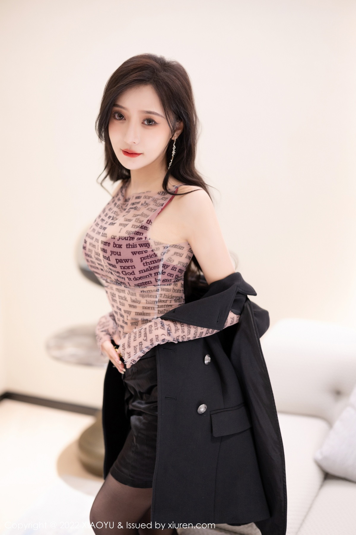 xgyw.top_[XiaoYu画语界]Vol.916_女神王馨瑶yanni半脱露轻透服饰配超薄黑丝秀惹火身材诱惑写真93P