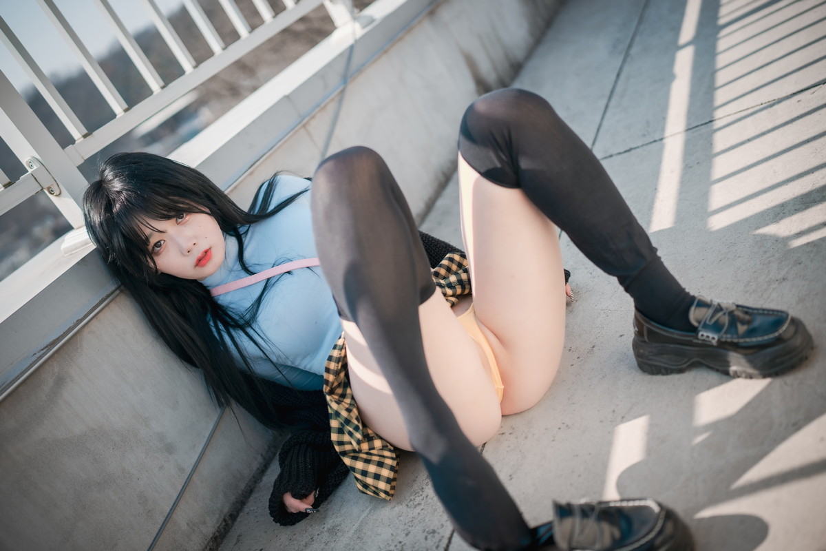 xgyw.top_[DJAWA]No.233_模特Zia_Early Spring Walk in March主题户外半撩制服秀翘臀诱惑写真141P