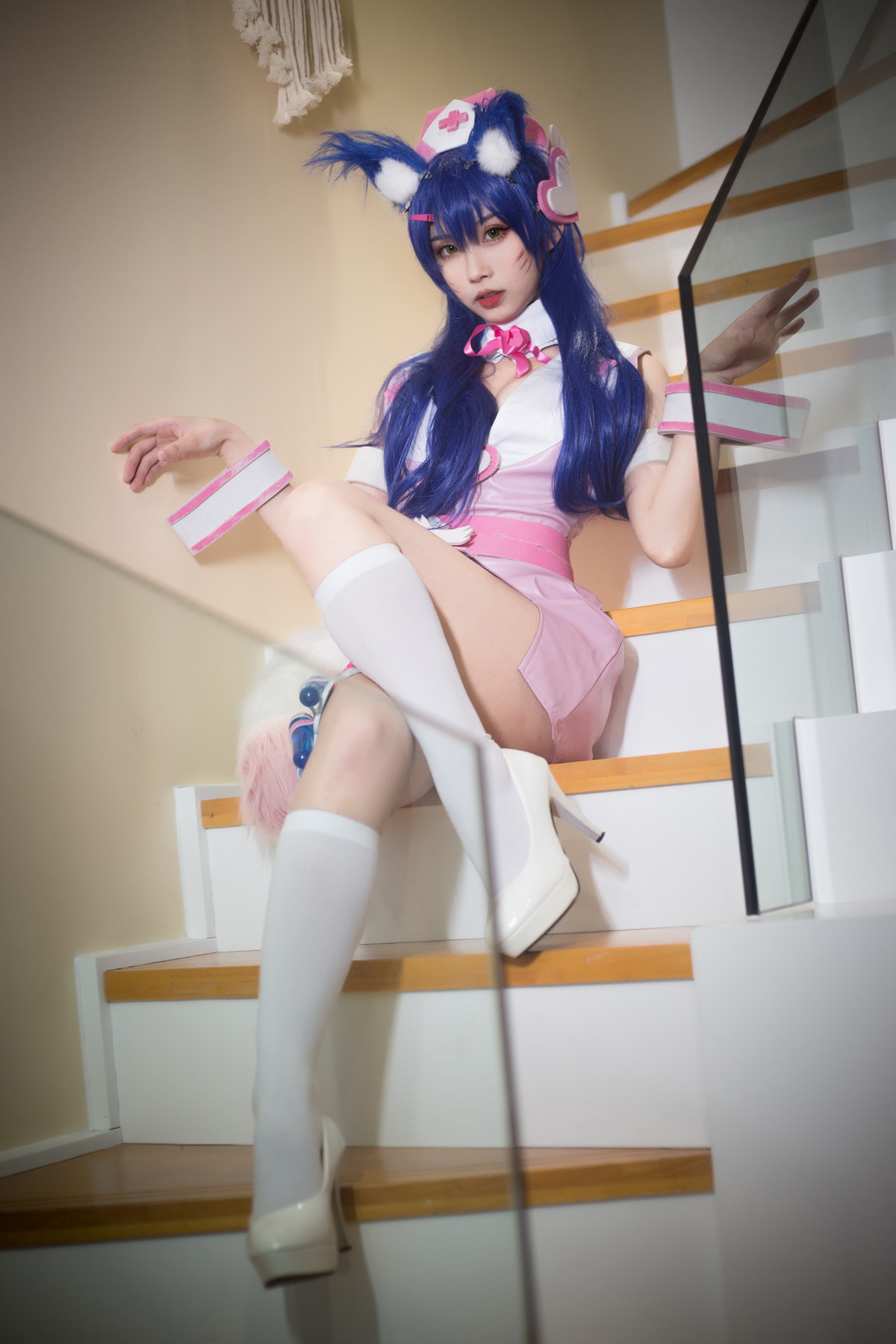 xgyw.top_Coser美女清颜真德秀阿狸护士主题性感粉红护士装半脱露黑色蕾丝内衣诱惑写真30P