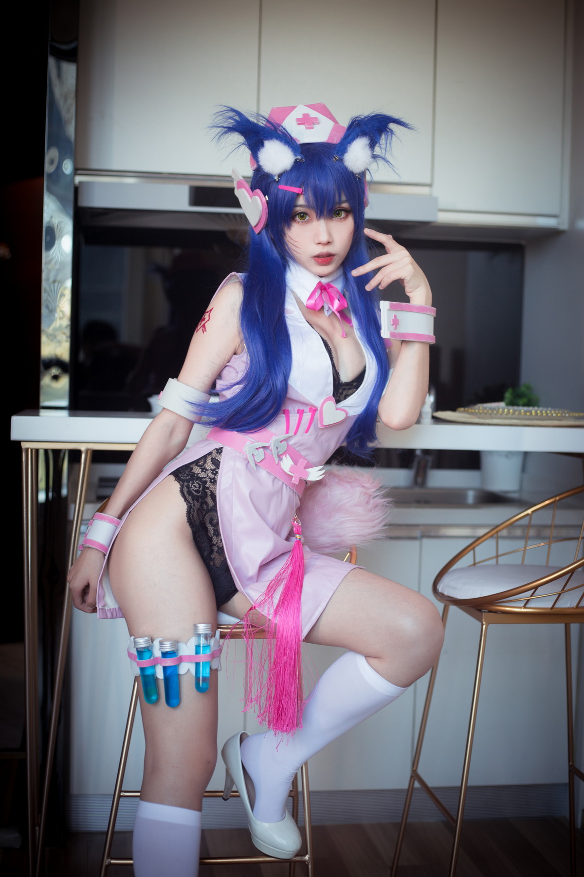xgyw.top_Coser美女清颜真德秀阿狸护士主题性感粉红护士装半脱露黑色蕾丝内衣诱惑写真30P
