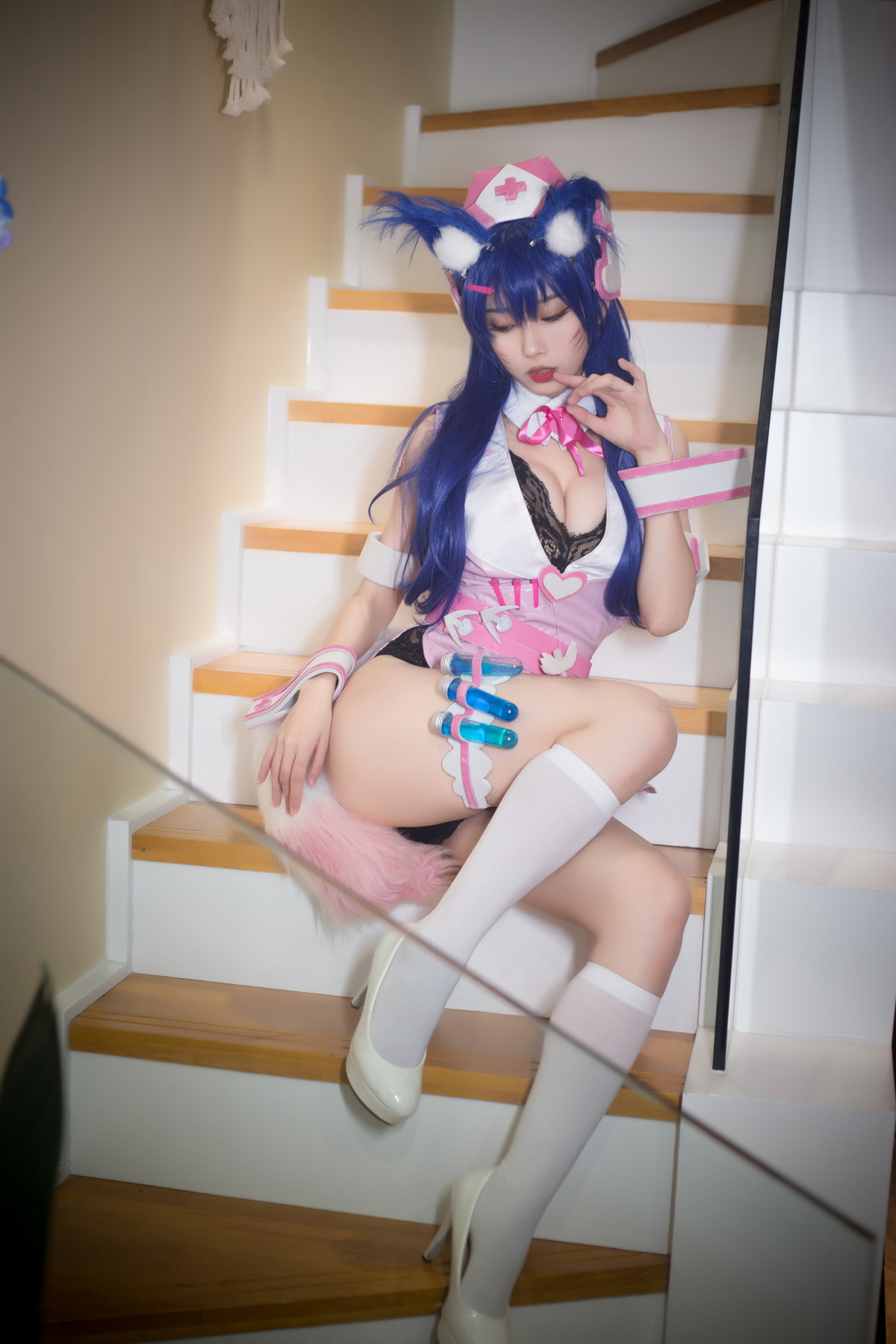 xgyw.top_Coser美女清颜真德秀阿狸护士主题性感粉红护士装半脱露黑色蕾丝内衣诱惑写真30P