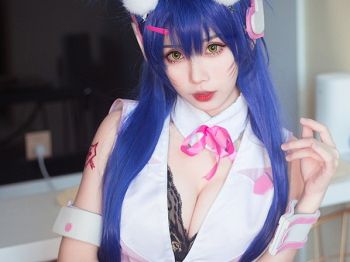 Coser青春美女清颜真德秀阿狸护士主题性感粉红护士装半脱露黑色蕾丝内衣骚扰写真30P