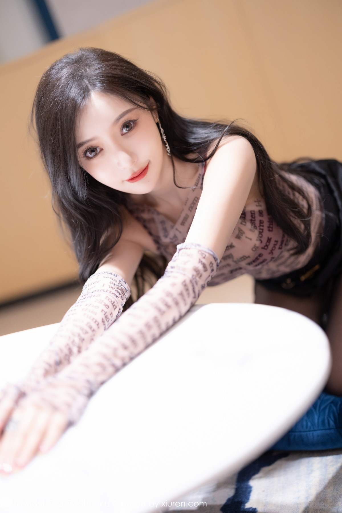 xgyw.top_[XiaoYu画语界]Vol.916_女神王馨瑶yanni半脱露轻透服饰配超薄黑丝秀惹火身材诱惑写真93P