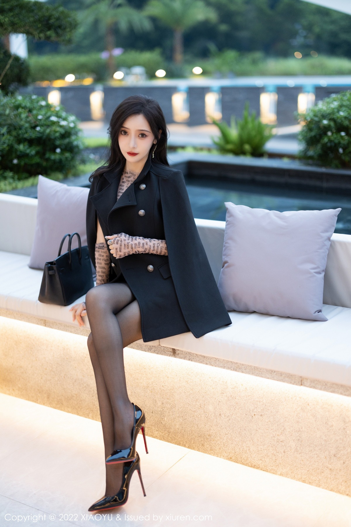 xgyw.top_[XiaoYu画语界]Vol.916_女神王馨瑶yanni半脱露轻透服饰配超薄黑丝秀惹火身材诱惑写真93P