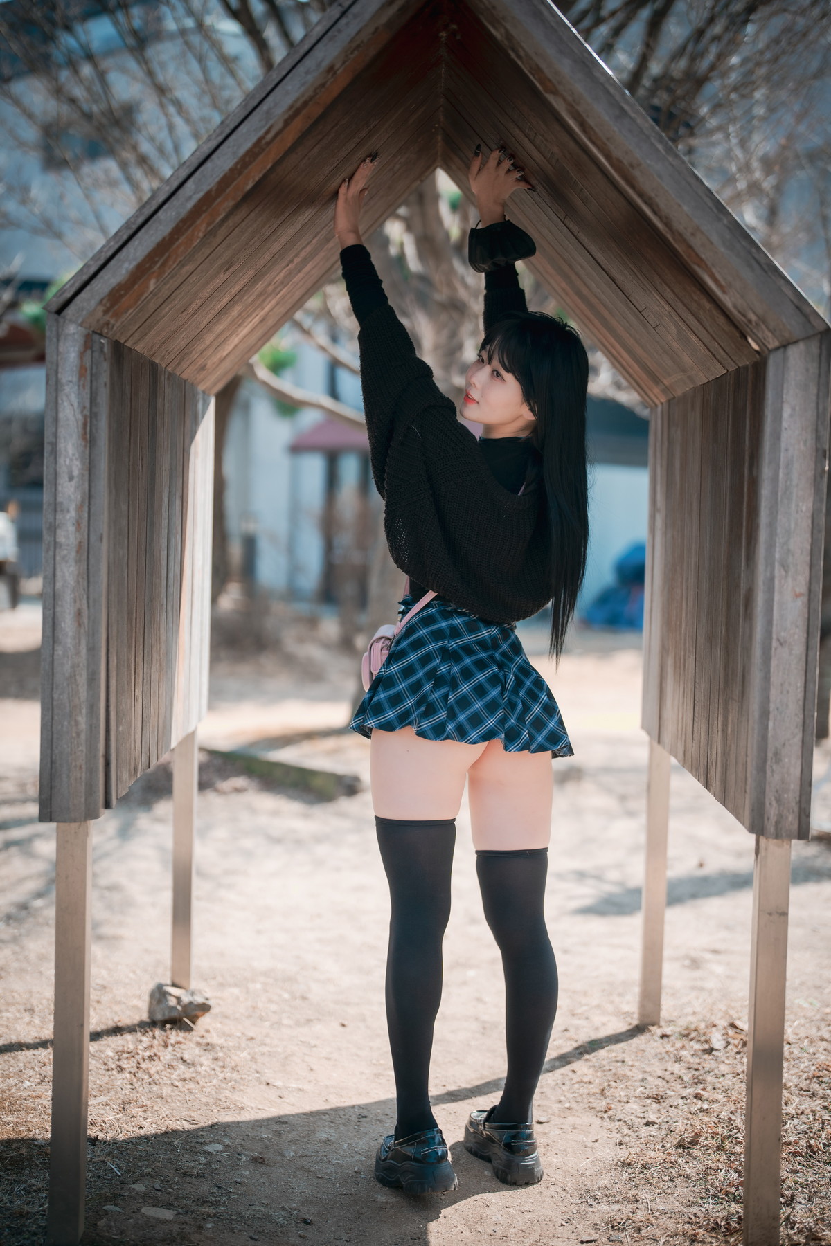 xgyw.top_[DJAWA]No.233_模特Zia_Early Spring Walk in March主题户外半撩制服秀翘臀诱惑写真141P