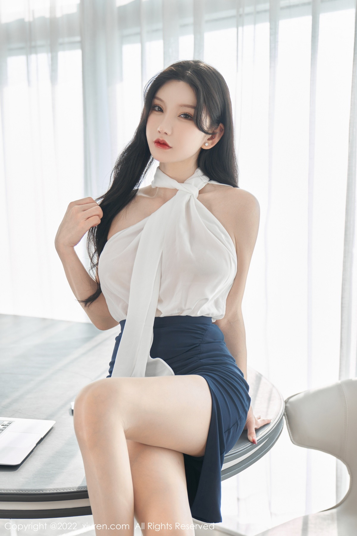 xgyw.top_XiuRen第5948_女神周于希Sally女秘书主题白色轻透衣配黑短裙秀翘臀诱惑写真70P