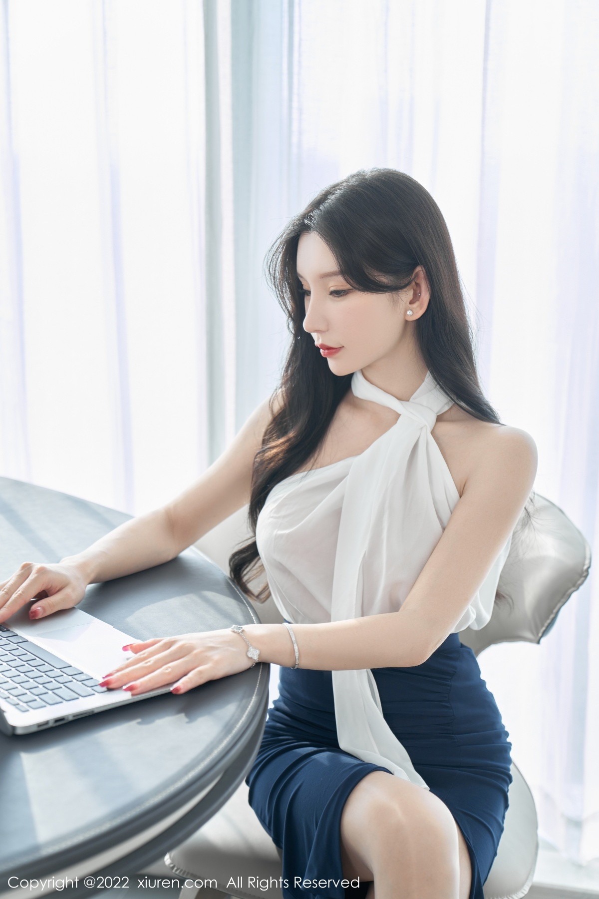 xgyw.top_XiuRen第5948_女神周于希Sally女秘书主题白色轻透衣配黑短裙秀翘臀诱惑写真70P