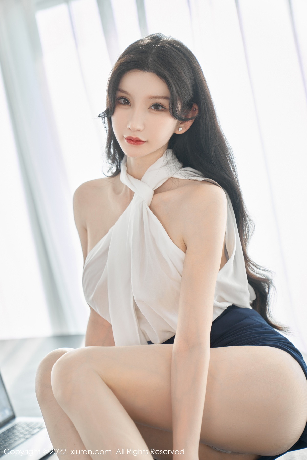xgyw.top_XiuRen第5948_女神周于希Sally女秘书主题白色轻透衣配黑短裙秀翘臀诱惑写真70P
