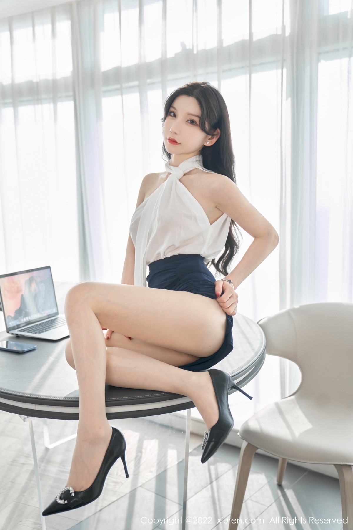 xgyw.top_XiuRen第5948_女神周于希Sally女秘书主题白色轻透衣配黑短裙秀翘臀诱惑写真70P
